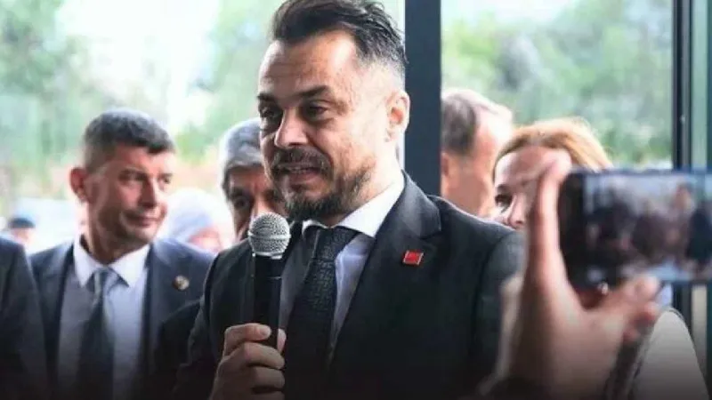 19 Mayıs'ta Protokol Skandalı! CHP'li Başkan Töreni Neden Terk Etti?