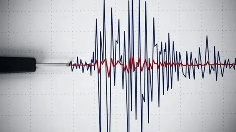 Antalya Sallandı! 4.0 Şiddetinde Deprem Panik Yarattı