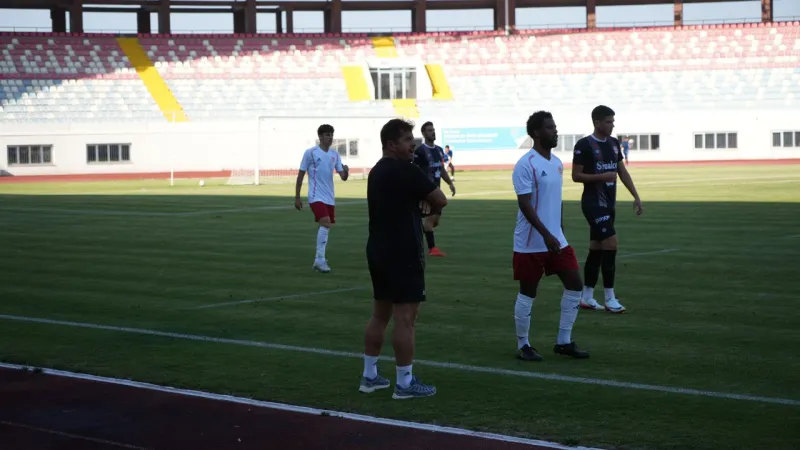 Antalyaspor Teknik Direktörü Emre Belözoğlu: "Kulüp Tarihinin En Zor Dönemini Yaşıyor"