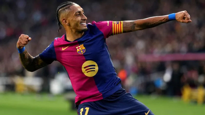 Barcelona, Brezilyalı starı Raphinha'nın sözleşmesini 2028'e kadar uzattı