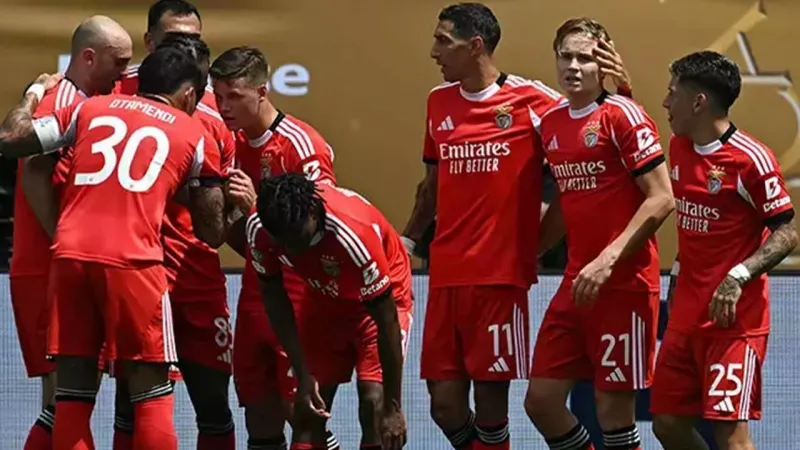 Benfica Bayern'i Devirdi! Gruptan Lider Çıktı! Şok Sonuç!