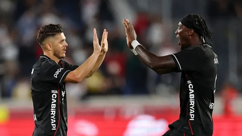 Beşiktaş'a geleceğin yıldızı! Transfer için temaslar başladı