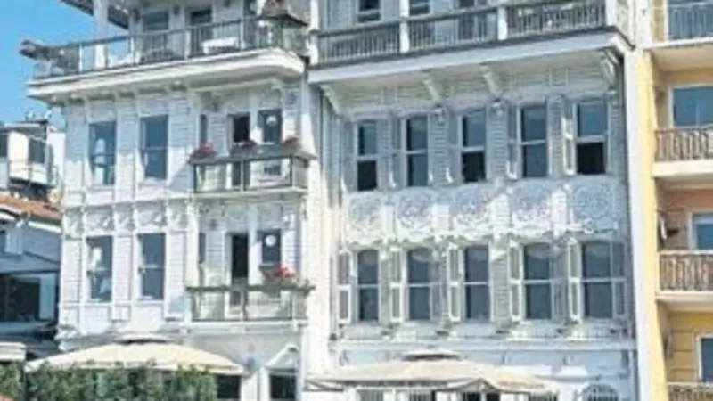 Boğaz’da kaçak yapılar yıkılıyor