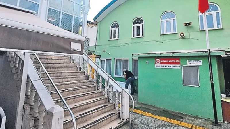 Cami tuvaletinde ceset bulundu