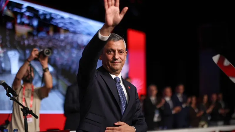 CHP'de Özgür Özel Fırtınası! PM ve YDK Listeleri Onaylandı