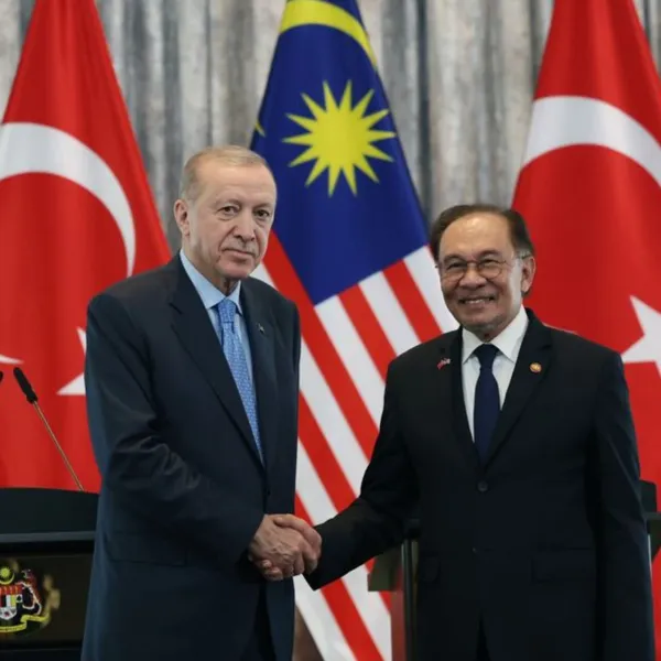 Cumhurbaşkanı Erdoğan, Malezya Başbakanı ile görüştü 