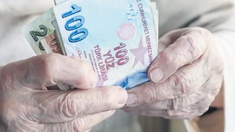 Emekli İkramiyesi Hesaplara Yatıyor! Bayram Öncesi Müjde!