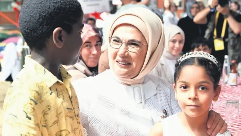 Emine Erdoğan himayesinde Gönül Elçileri Projesiyle 10 binden fazla çocuk sıcak yuvasına kavuştu