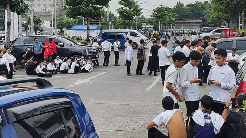Filipinler Sallandı! 7.4 Şiddetinde Deprem ve Tsunami Alarmı!