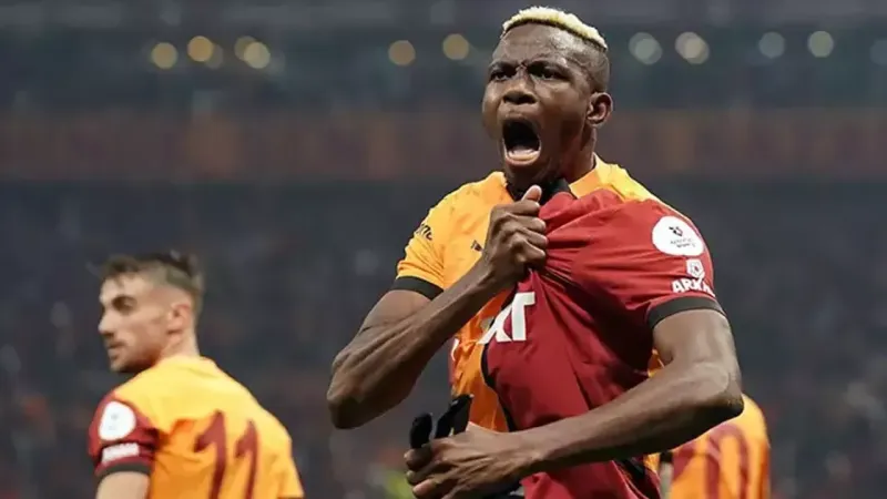 Galatasaray Osimhen'in teklifini artırdı!