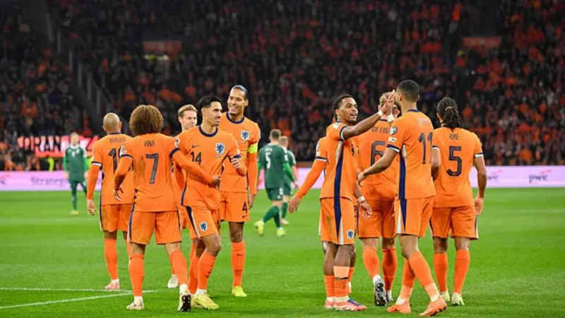 Hollanda Dünya Kupası'nda! Litvanya'yı Farklı Yendi!