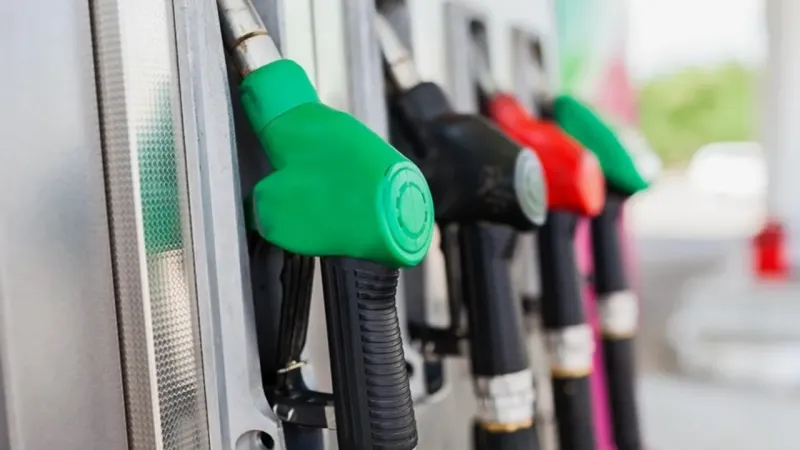 Motorine Büyük İndirim! Benzin Fiyatları Ne Olacak?