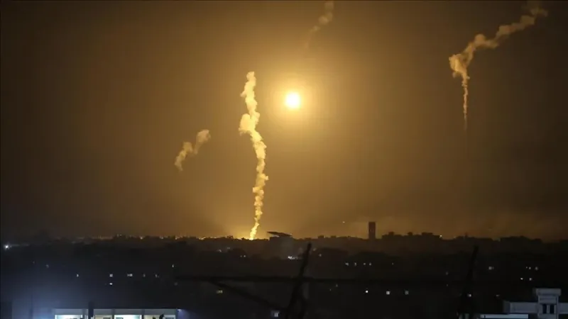 Gazze'de Alarm! İsrail'den Hava Saldırısı: Binalar Hedefte!
