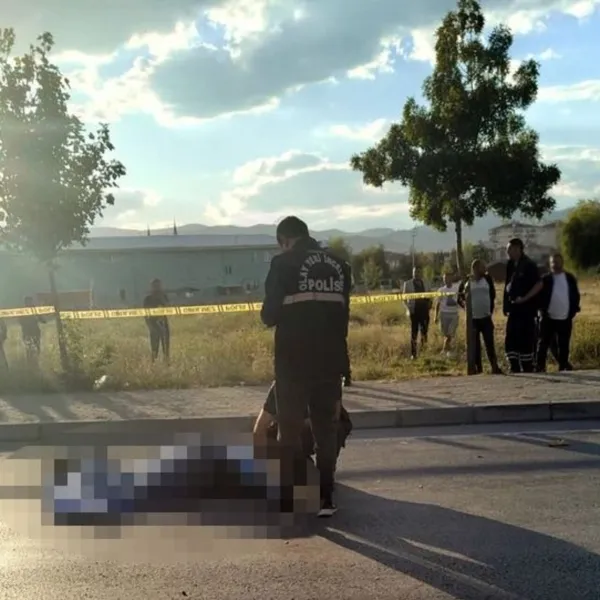 Afyon'da Feci Kaza! Motosiklet ve TIR Çarpıştı: 2 Can Kaybı