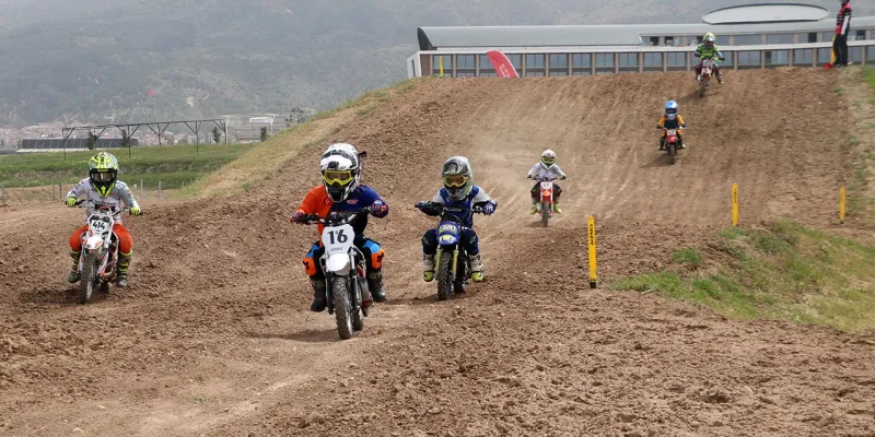 Afyon'da Motokros Coşkusu! 3 Şampiyona Birden Başladı!