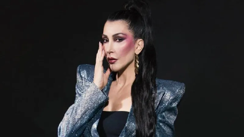 Hande Yener'den Şok Kostüm! Sosyal Medya Yıkıldı!