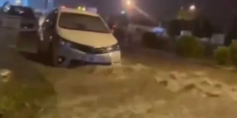 Hatay'da Şiddetli Yağış Kabusu! Ev ve İş Yerleri Sular Altında