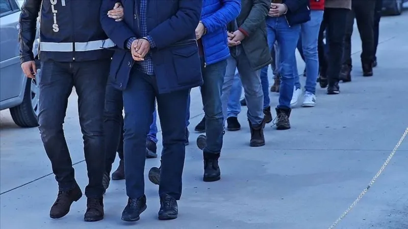 Kırmızı Bültenli Katil İzmir'de Yakalandı! Şok Operasyon!