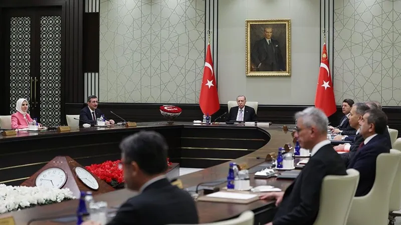 Kabine Revizyonu: Hangi Bakanlar Görevde Kalacak? Şok İddia!