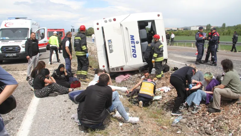 Konya'da Otobüs Kazası! 13 Yaralı: İşte İlk Detaylar