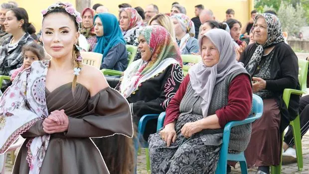 Köyden Operaya: Soprano Öğretmen Anadolu'yu Geziyor!
