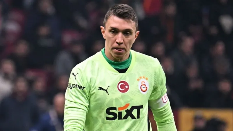 Muslera Gidiyor Mu? Galatasaray Efsanesi Veda Ediyor!