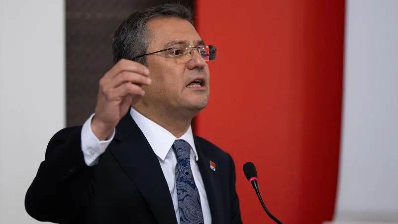Özgür Özel'den Kalemşörlere Sert Gönderme: İşte O Sözler!