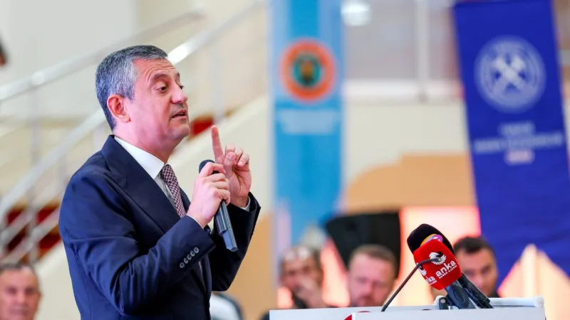 Özgür Özel'den Gençlere Müjde! Vizesiz ve Yasaksız Türkiye Sözü