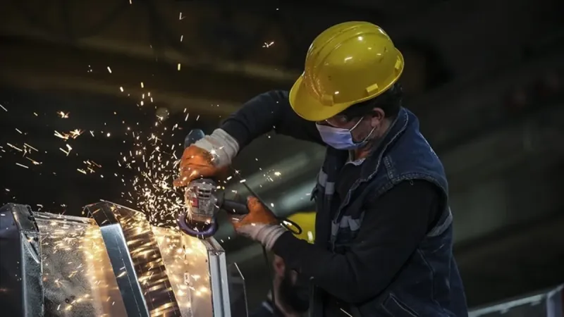 Sanayi Üretimi Rekor Kırdı! İşte Beklenmedik Artışın Sırrı