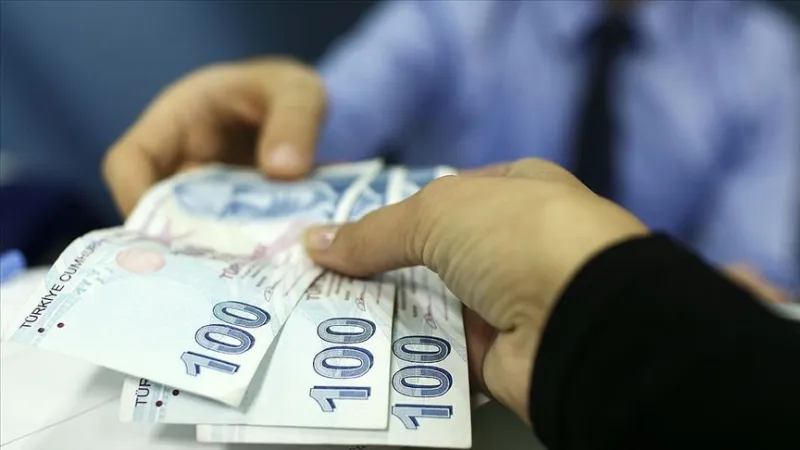 SGK Uzmanı Uyardı: Bayram İkramiyesi Değil, Maaşlara Zam Şart!