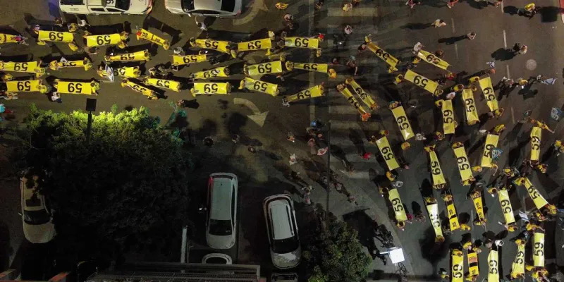 Tel Aviv Karıştı! Rehineler İçin Binlerce Kişi Sokakta!