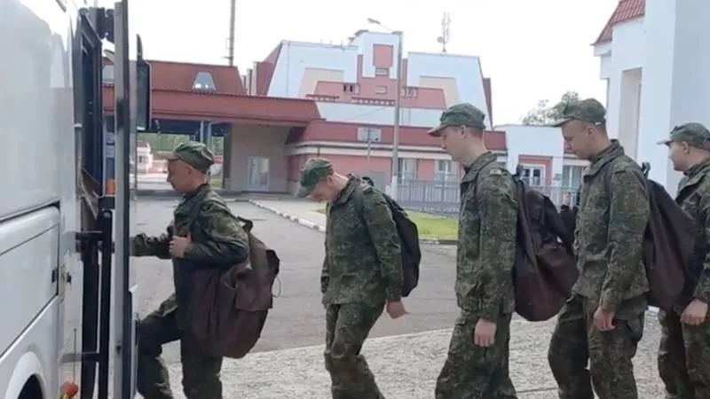 Rusya ile Ukrayna arasında 25 yaş altı savaş rehinelerin takasının ilk aşaması yapıldı