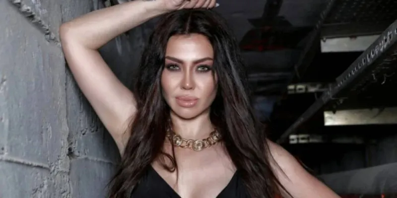 Şarkıcı Lara İran'da mahsur kaldı: Üstümüzden füzeler geçiyor