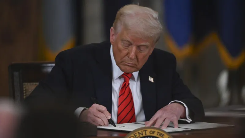 Trump'tan TikTok'a Şok Karar! Yasak mı Geliyor?