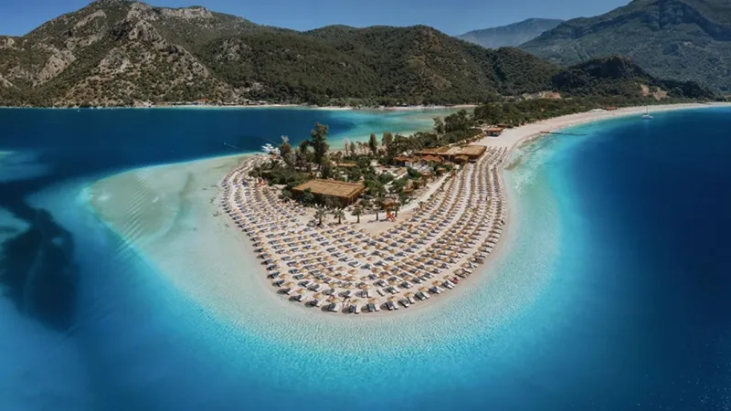 Turizmde Kara Bulutlar: Savaş, Enflasyon ve Vergi Kıskacında mı?