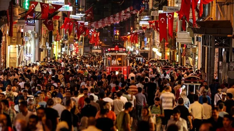 Türkiye hızla yaşlanıyor: Yaşlı nüfusu arttı, çocuk nüfusu düştü 