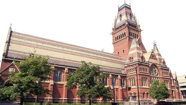 Harvard'a Yabancı Öğrenci Şoku! Trump'tan Sert Karar